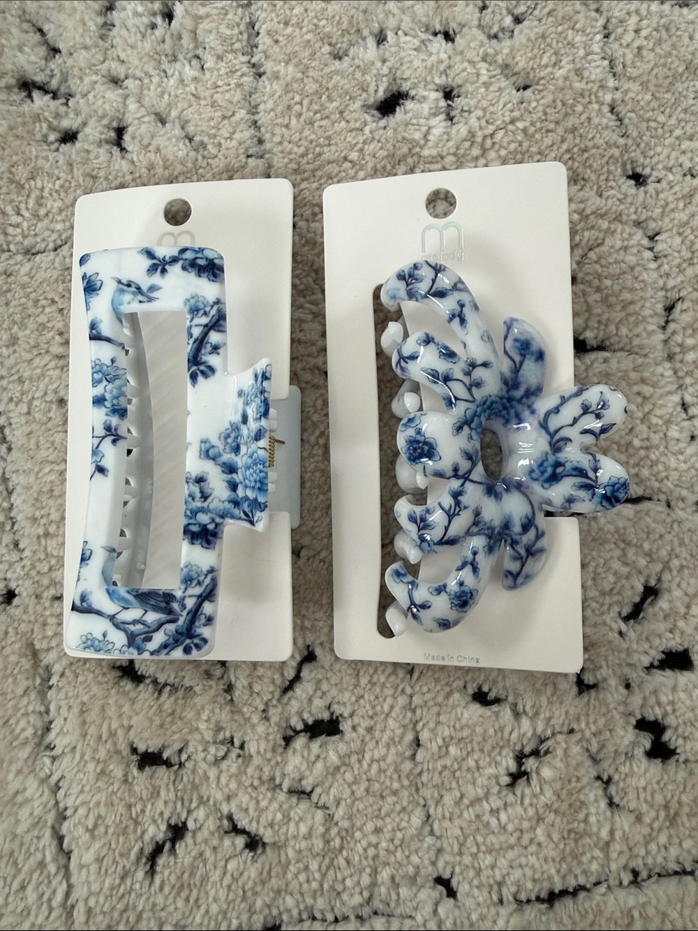 Blue Floral Resin Hair Claw Clip